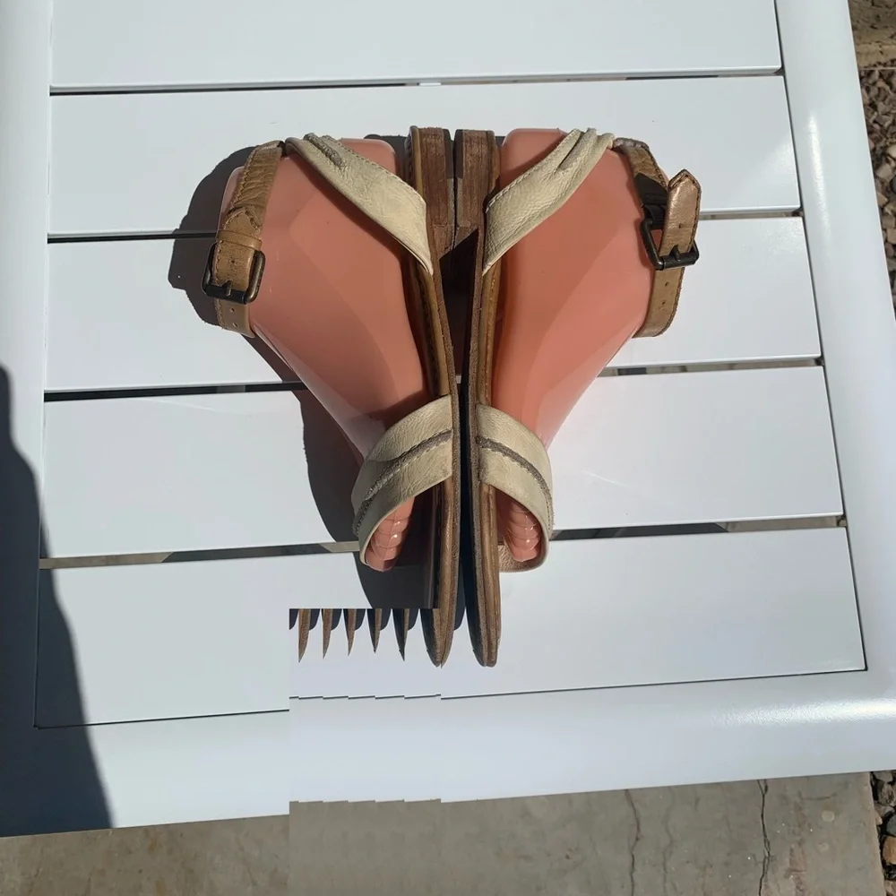 Frye brown and cream leather strap sandals size 9M - Picture 13 of 15